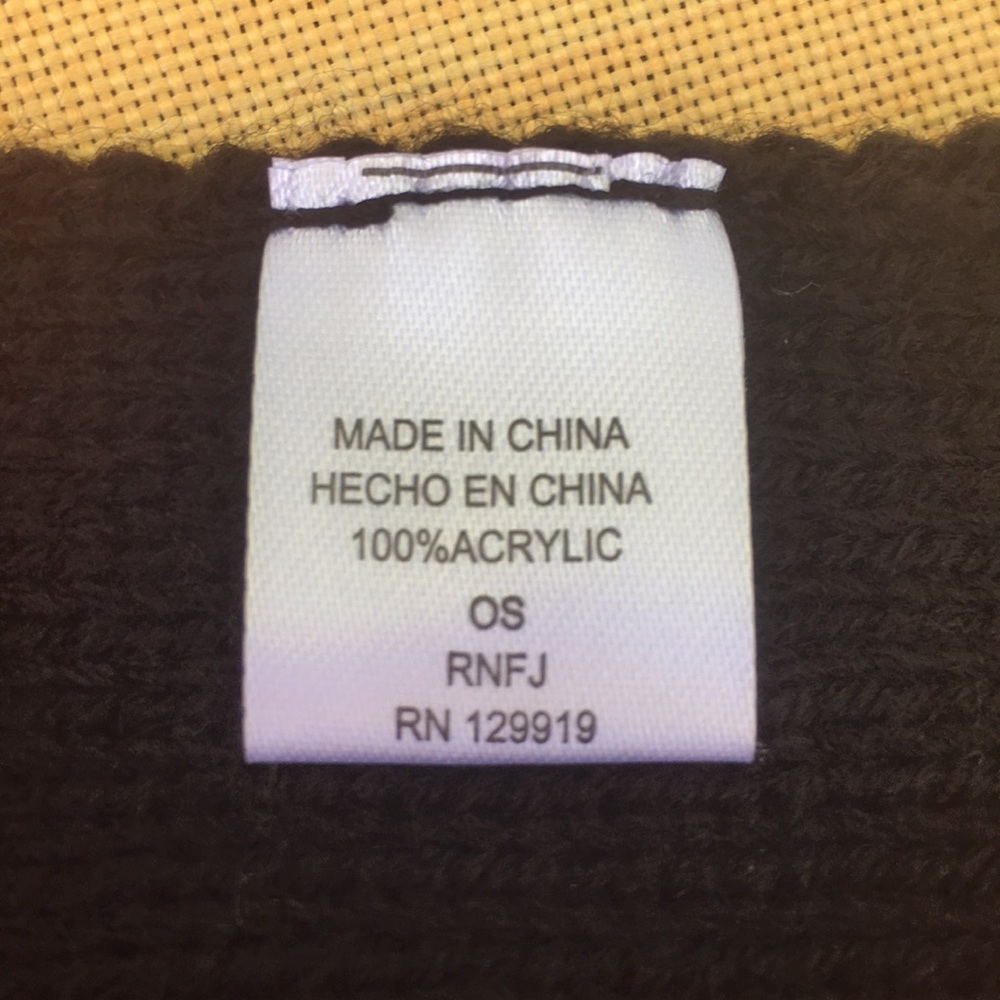 Levi’s Scarf - Picture 3 of 4